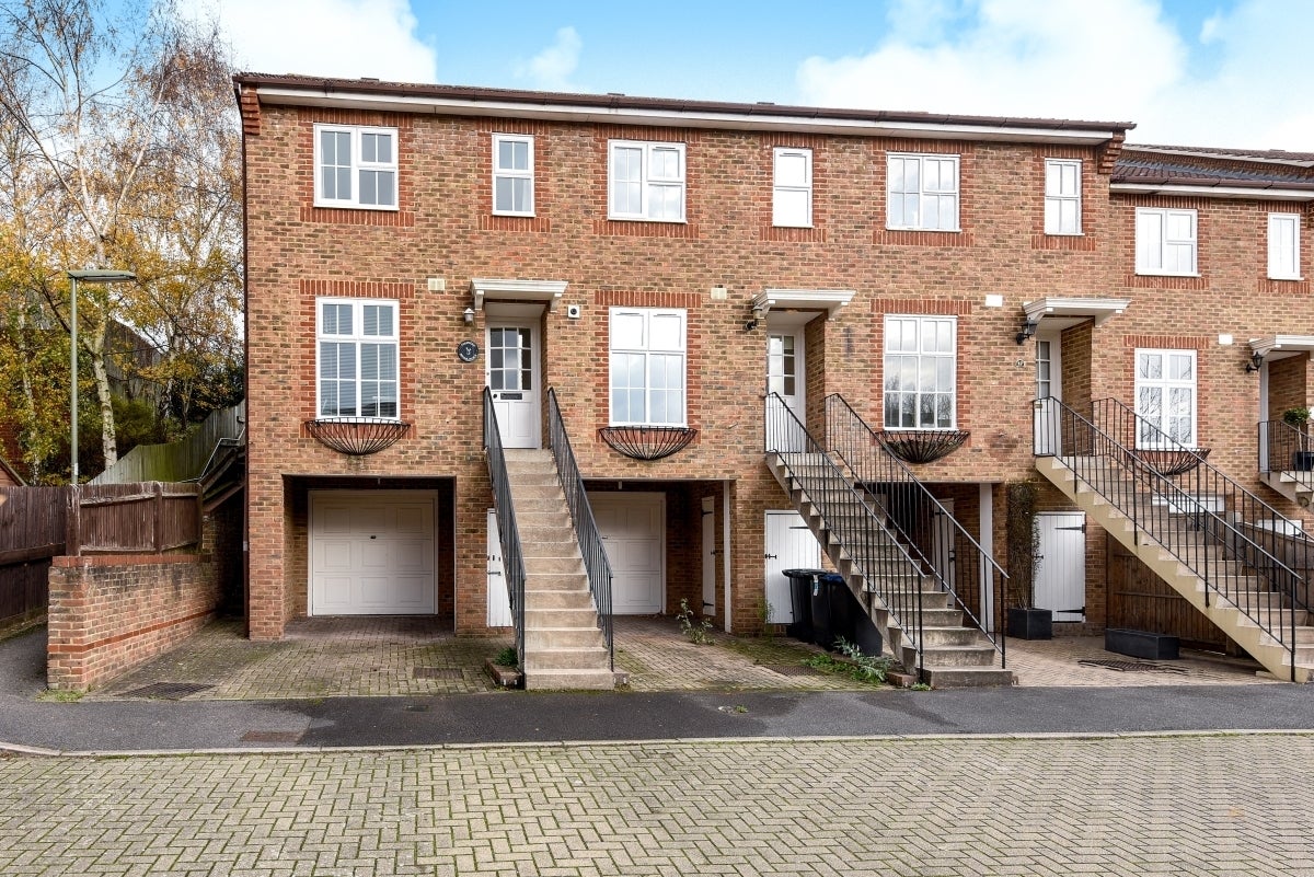 House Irvine Place in Borough of Runnymede