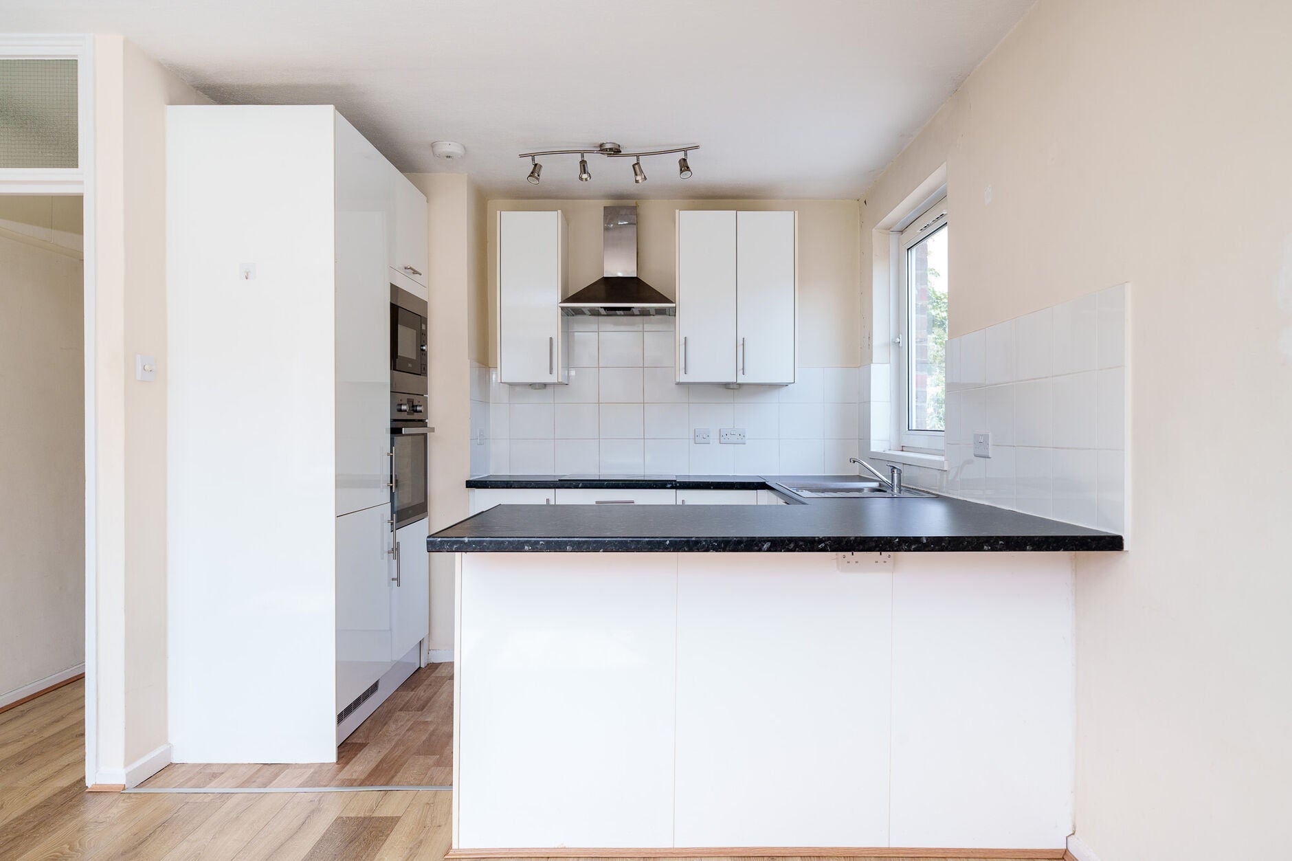 Flat Goldhawk Road in Greater London