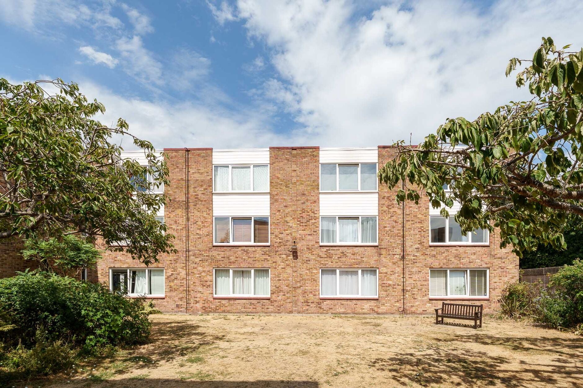 Flat Goldhawk Road in Greater London