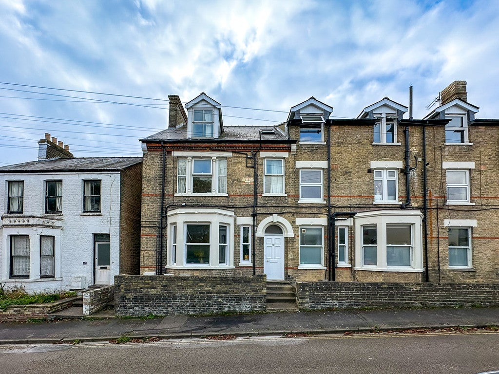 Flat Magrath Avenue in Cambridge
