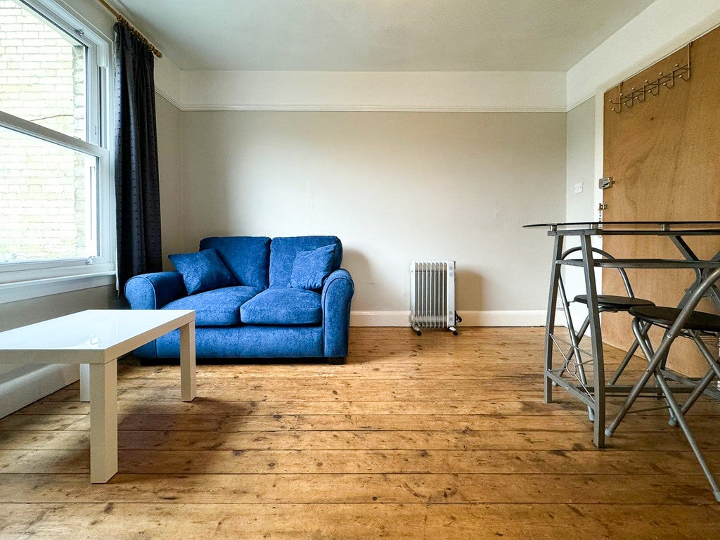 Flat Magrath Avenue in Cambridge