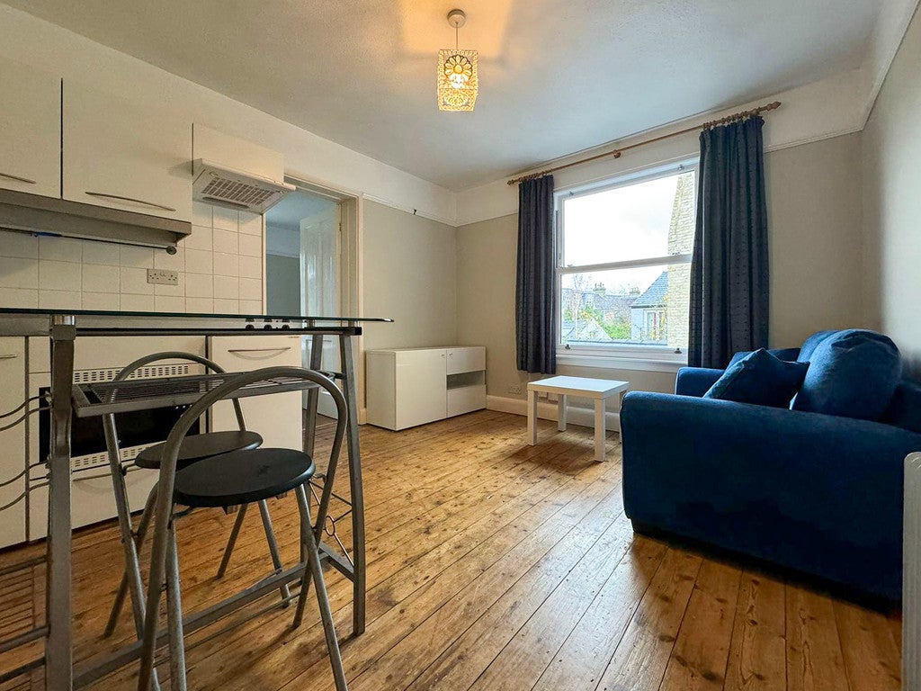 Flat Magrath Avenue in Cambridge