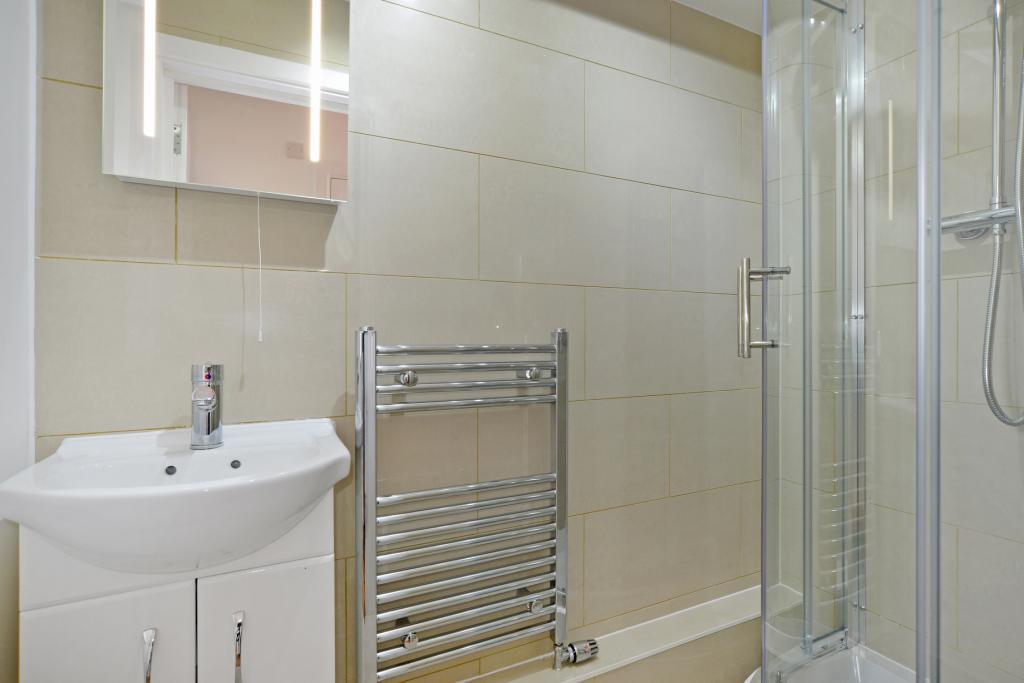 Flat Albrighton Road in Greater London