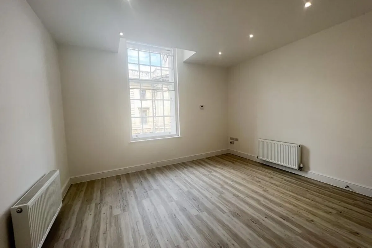 Flat Lowgate in Hull