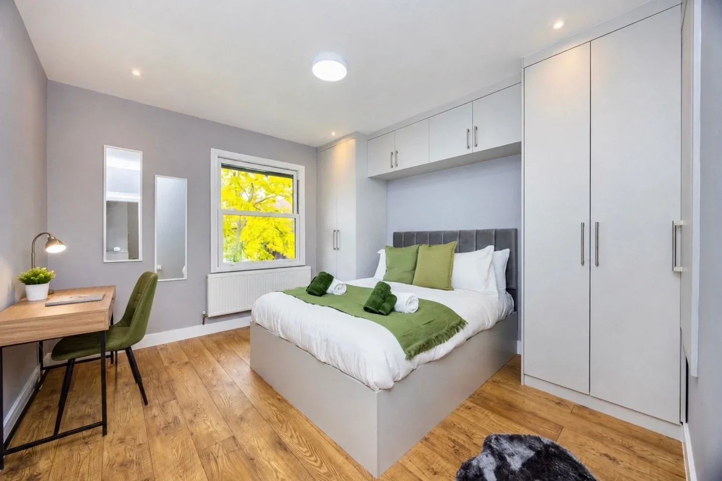 Flat Henchman Street in Greater London