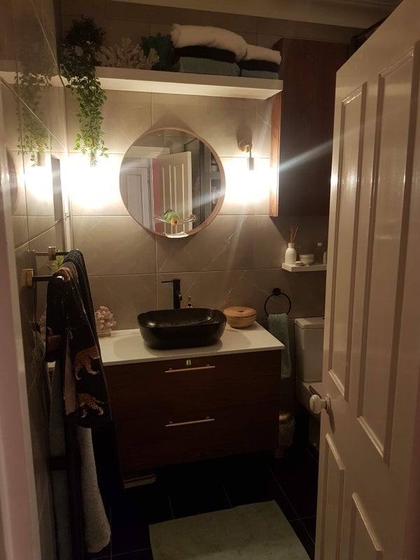 Room Avonmore Road in Greater London