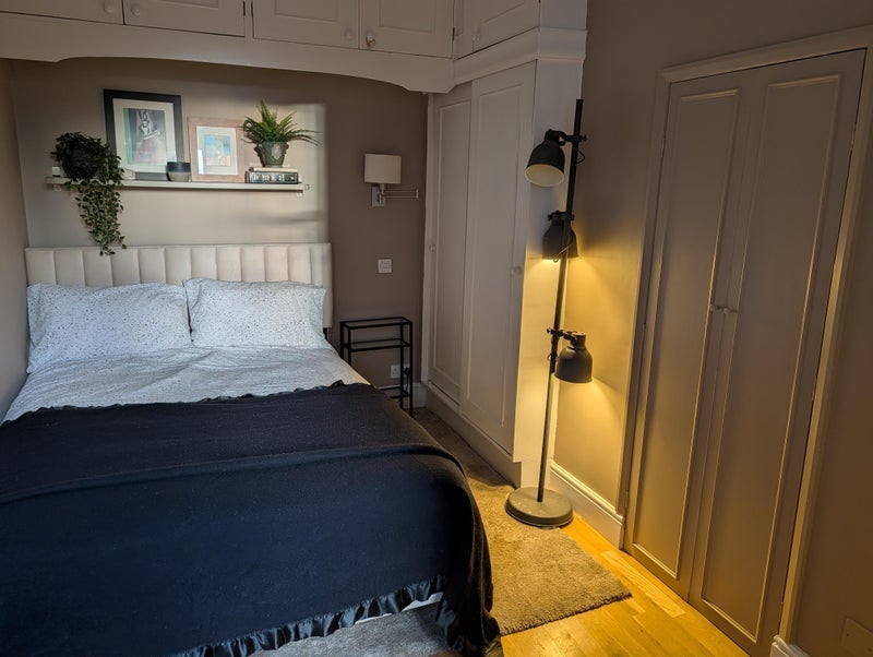 Room Avonmore Road in Greater London