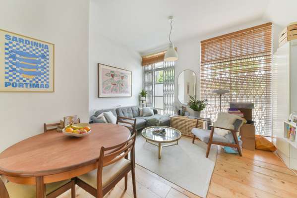Flat Balcorne Street in Greater London