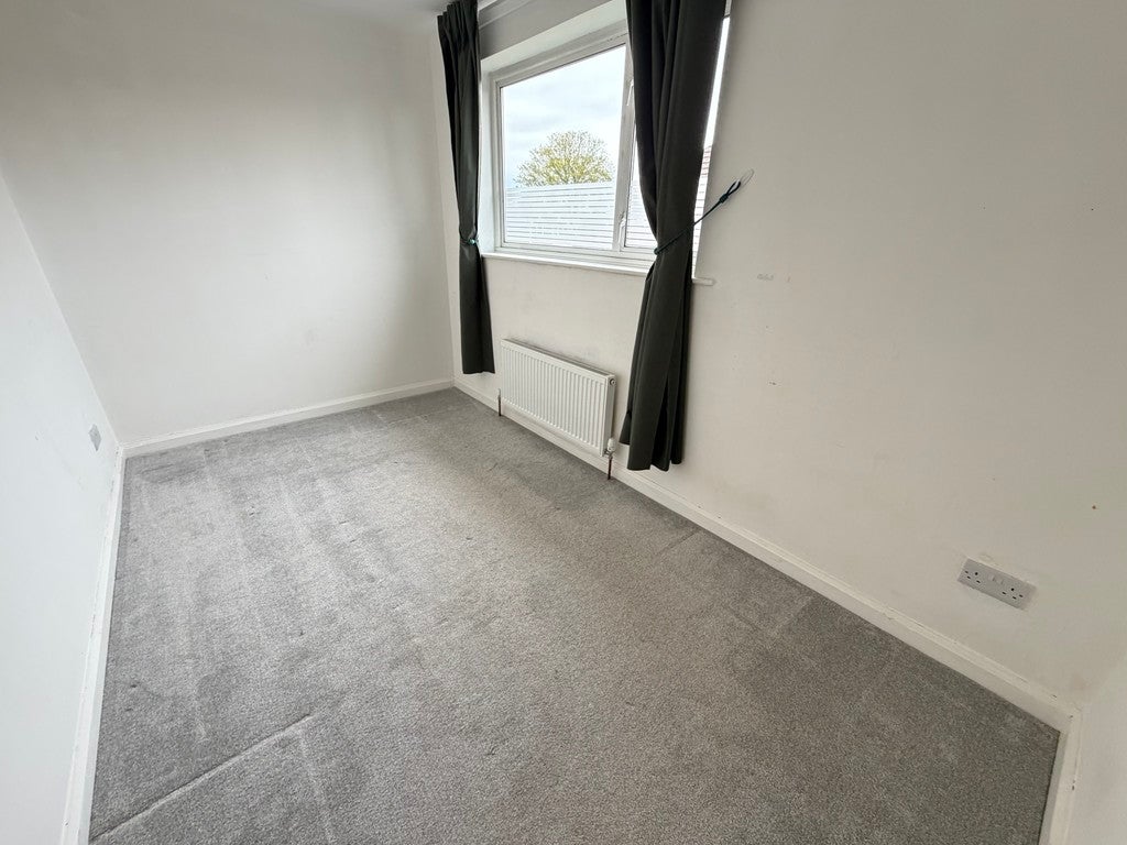 Flat Penn Road in Wolverhampton