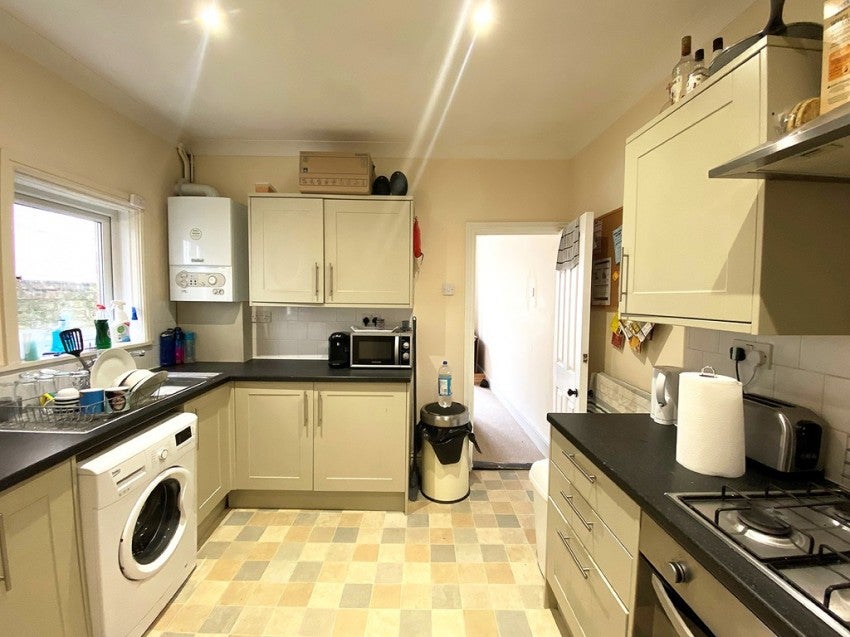 Room Walmer Road in Portsmouth