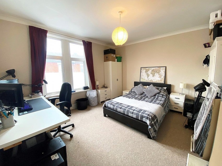 Room Walmer Road in Portsmouth