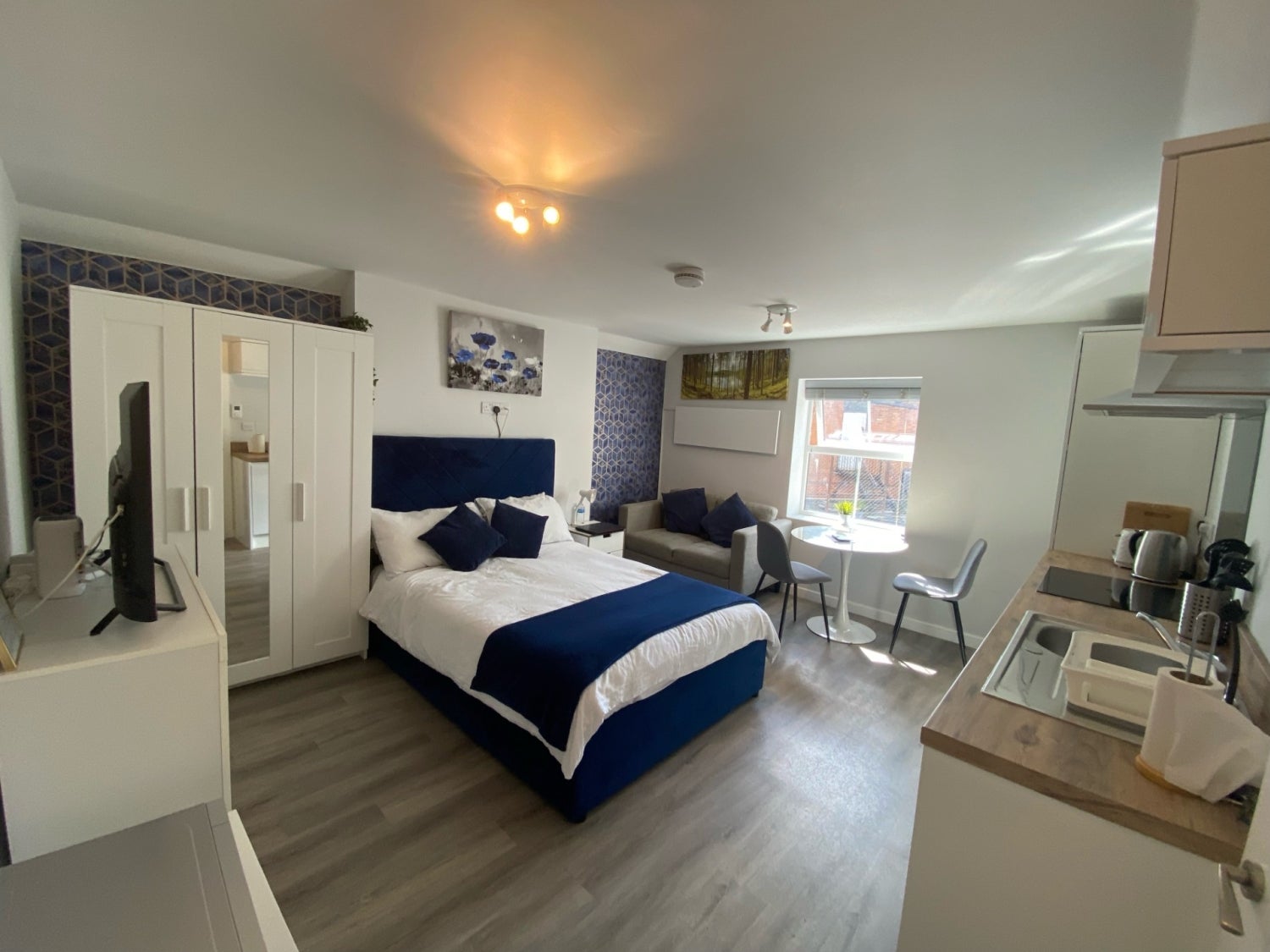 Flat Wootton Gardens in Bournemouth