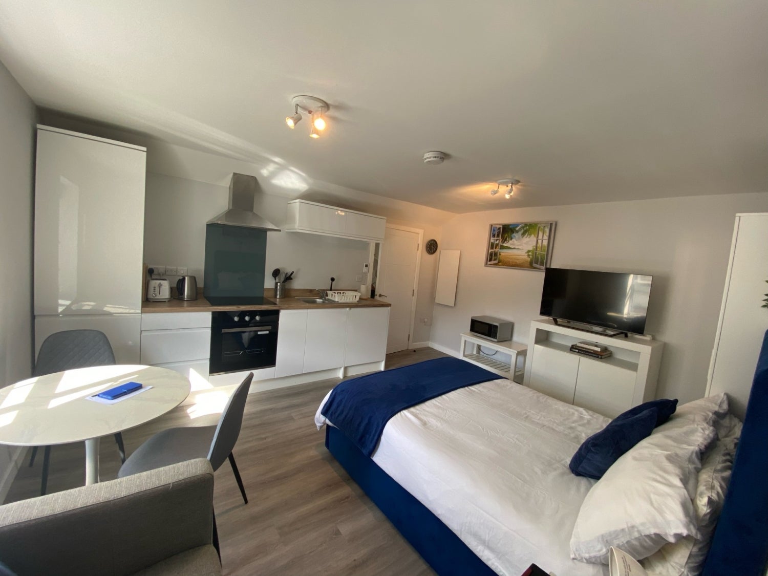Flat Wootton Gardens in Bournemouth