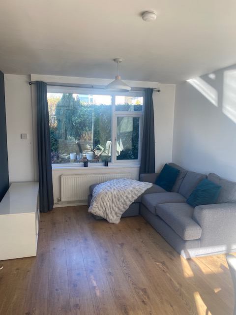 Room Luttrell Gardens in Leeds