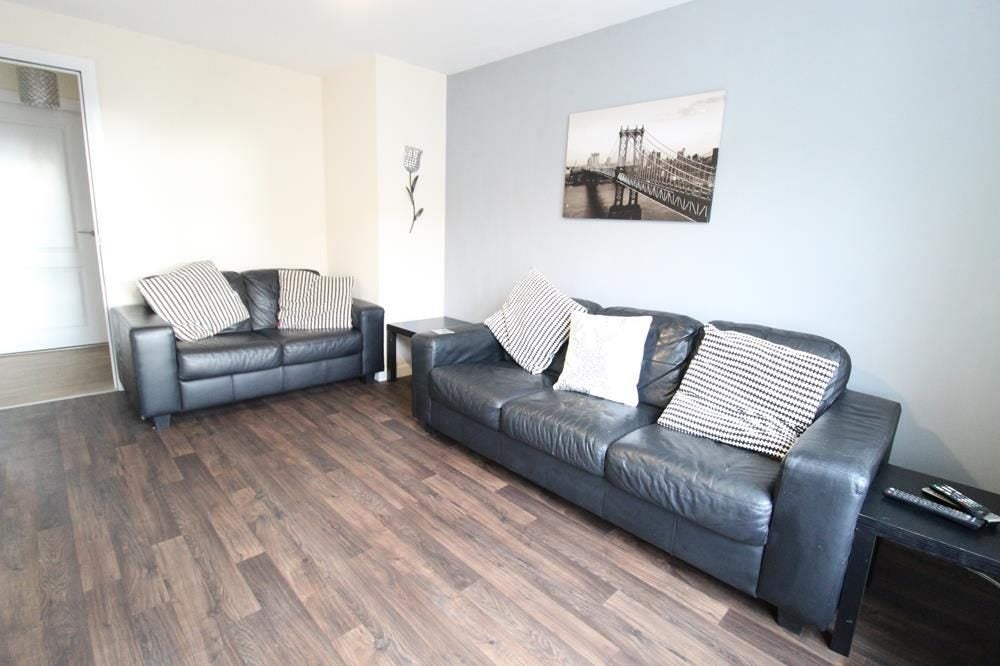 Flat Urquhart Court in London