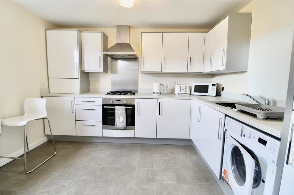 Flat Urquhart Court in London