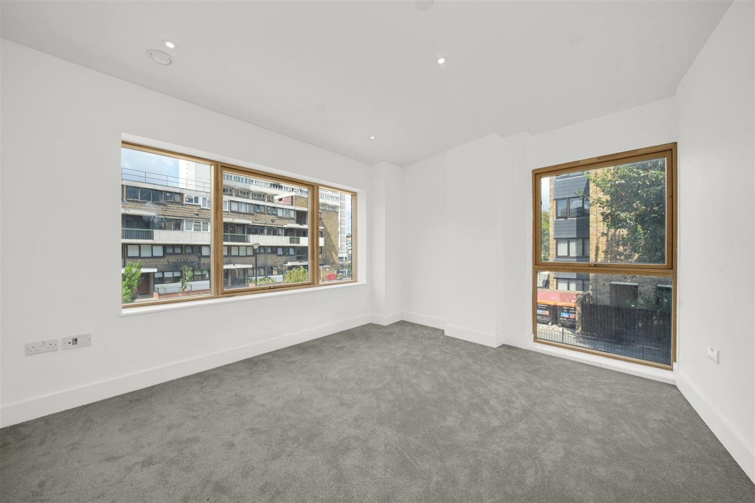 Flat Kingsland Road in Greater London