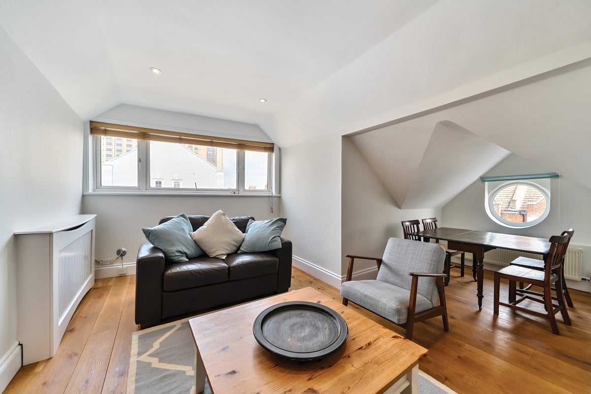 Flat Tamworth Street in Greater London