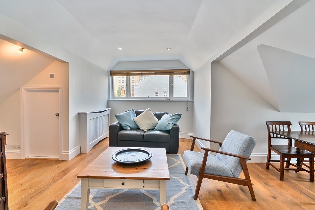 Flat Tamworth Street in Greater London
