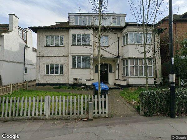 Flat Woodside Green in Greater London