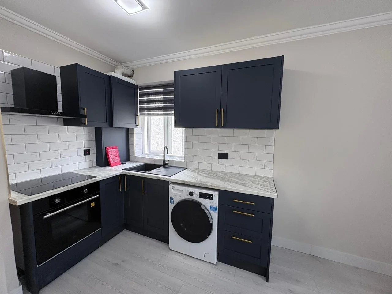 Flat Woodside Green in Greater London
