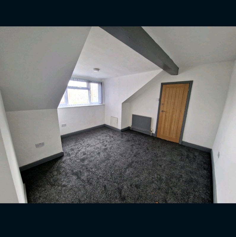 House Harlech Crescent in Leeds