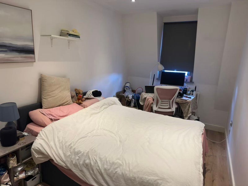 Room Rectory Road in Greater London