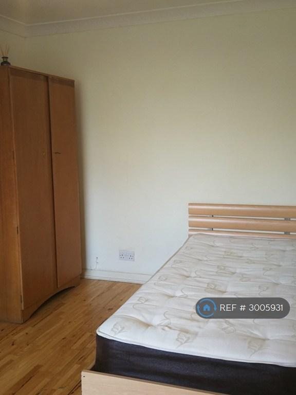 Room Kelsey Crescent in Cambridge