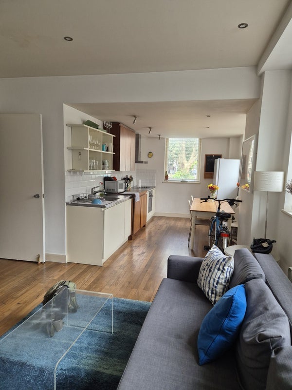 Room Borough High Street in Greater London
