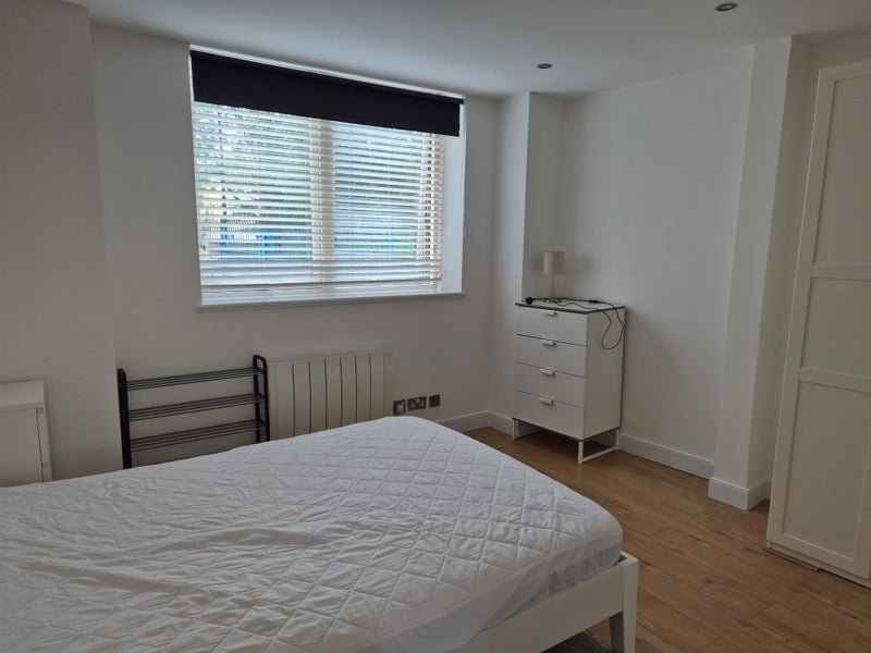 Room Borough High Street in Greater London