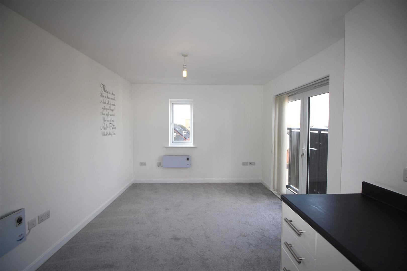 Flat Ivy Graham Close in Manchester