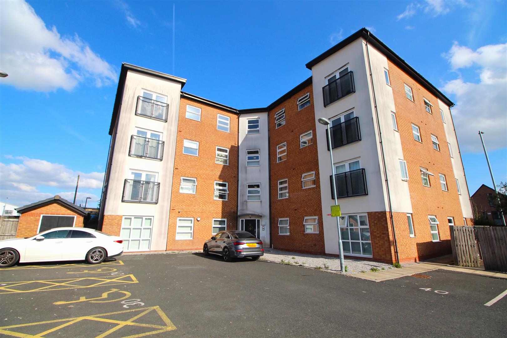 Flat Ivy Graham Close in Manchester