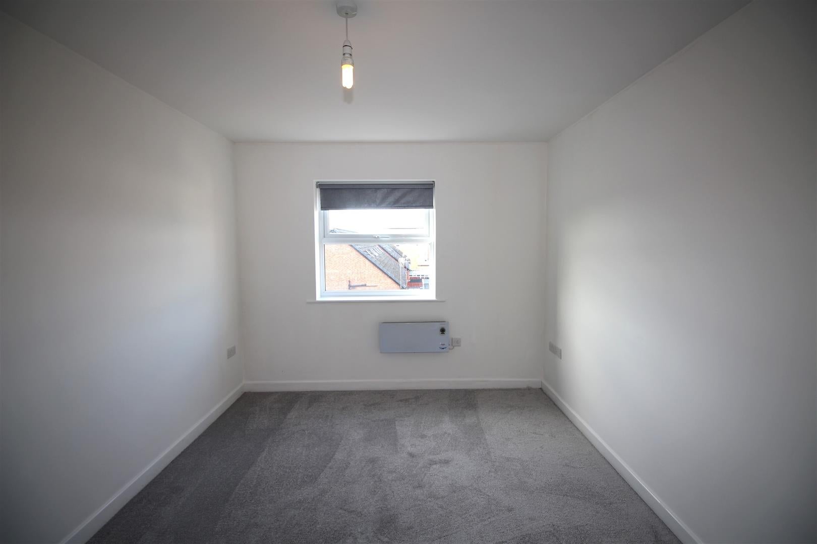Flat Ivy Graham Close in Manchester