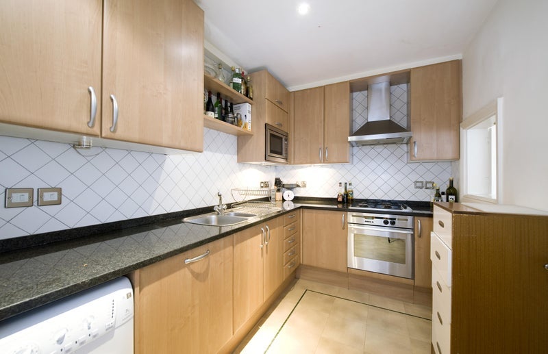 Flat Kynance Mews in Greater London