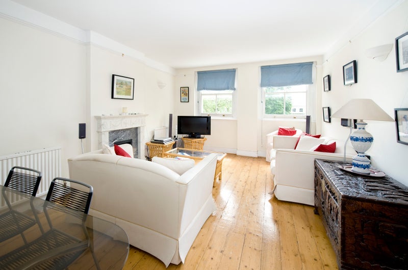 Flat Kynance Mews in Greater London