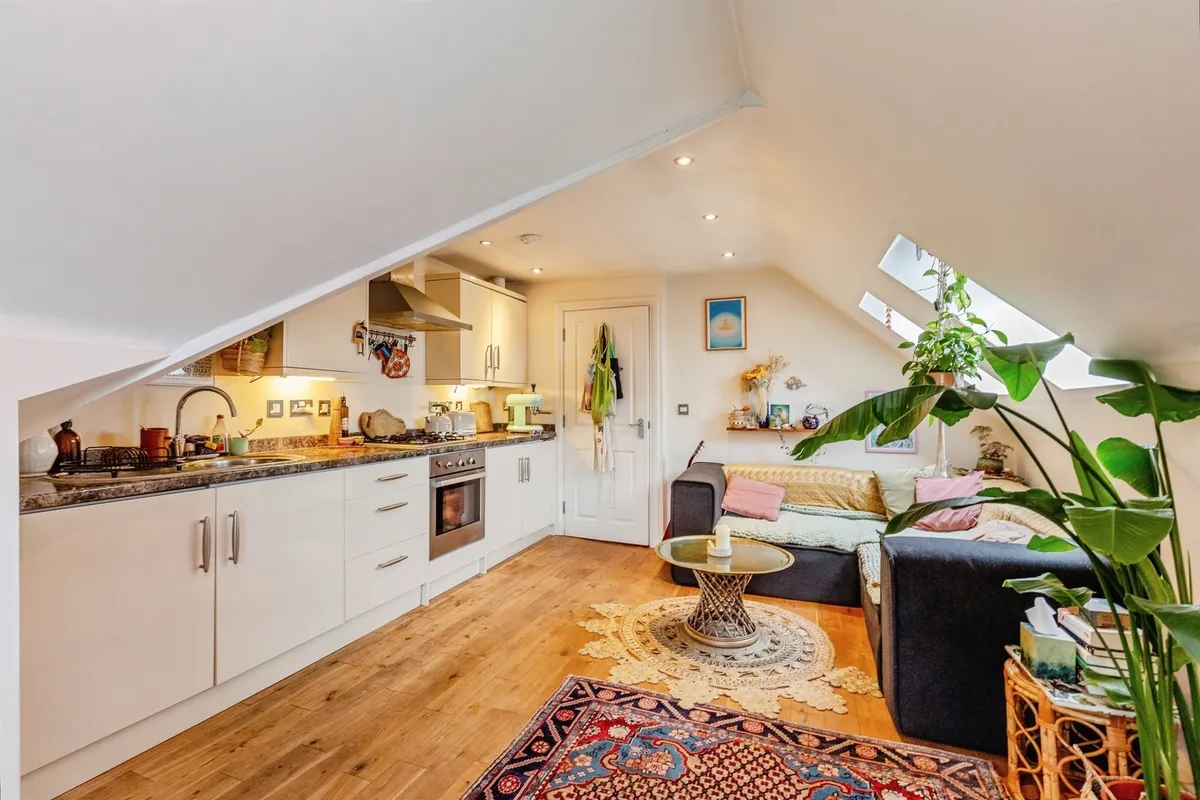 Flat Redland Road in Bristol