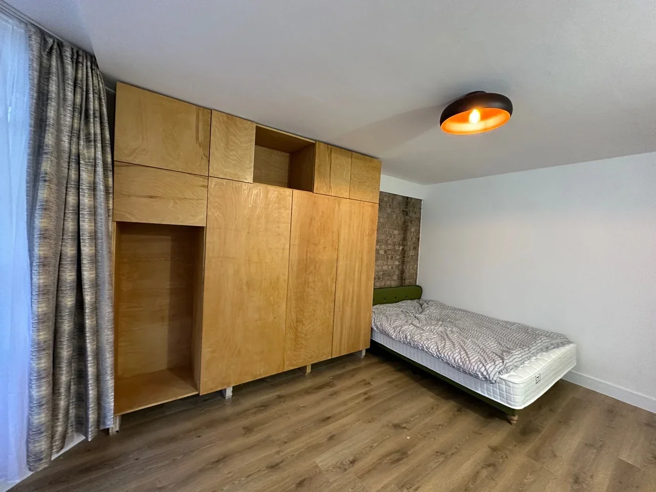 Room Maryland Road in Greater London