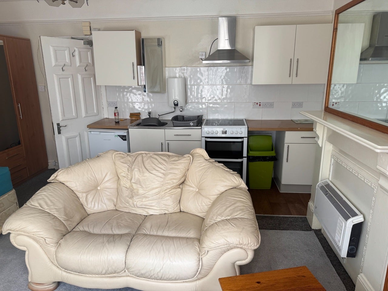 Room Abington Avenue in Northampton