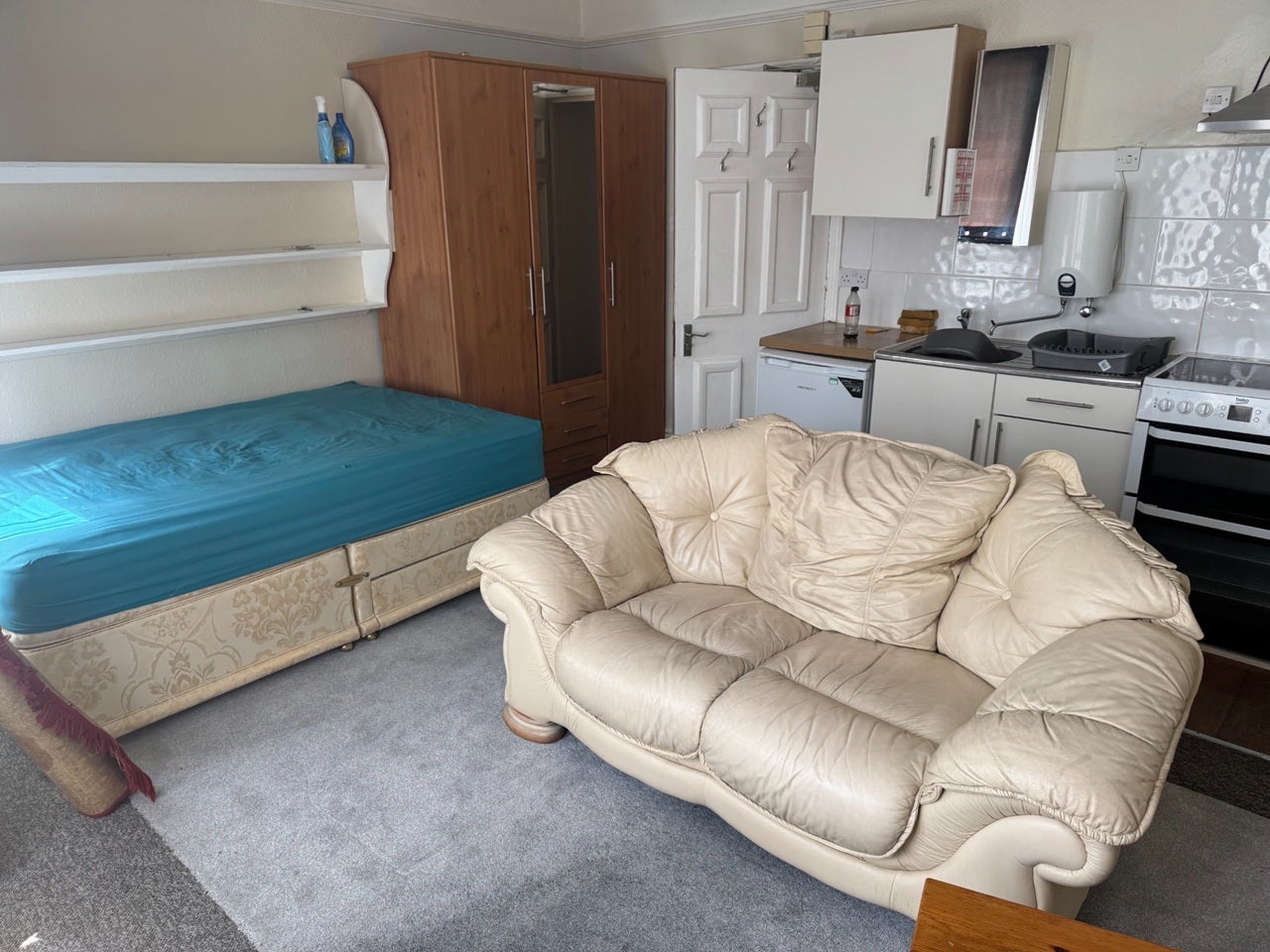 Room Abington Avenue in Northampton