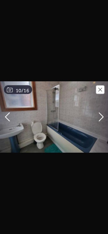 Room Moss Lane East in Manchester