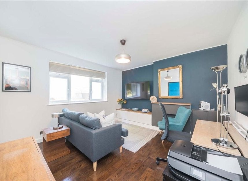 Flat Hatfields in Greater London
