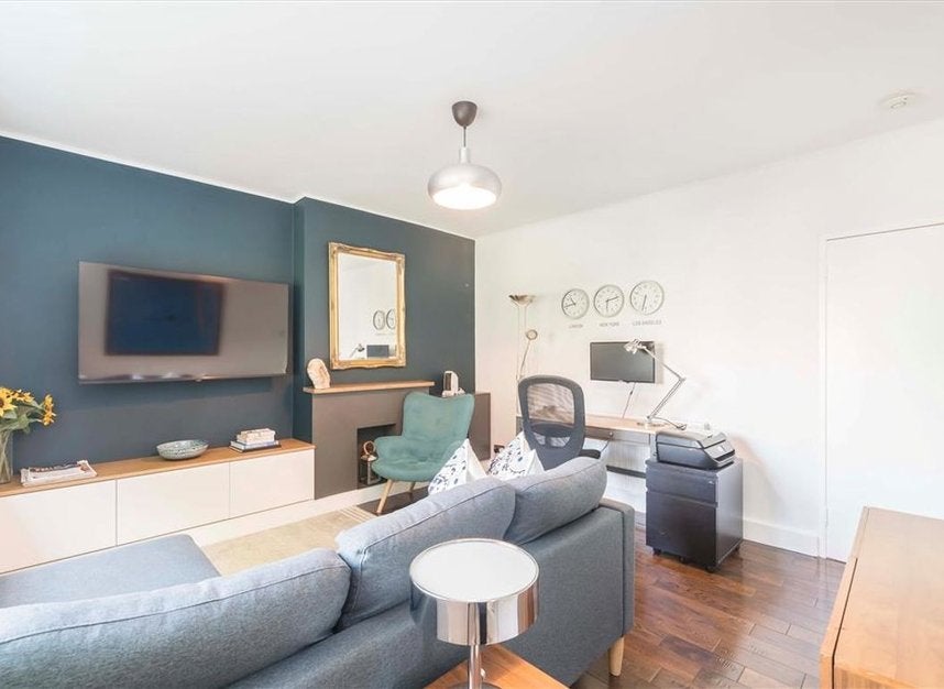 Flat Hatfields in Greater London