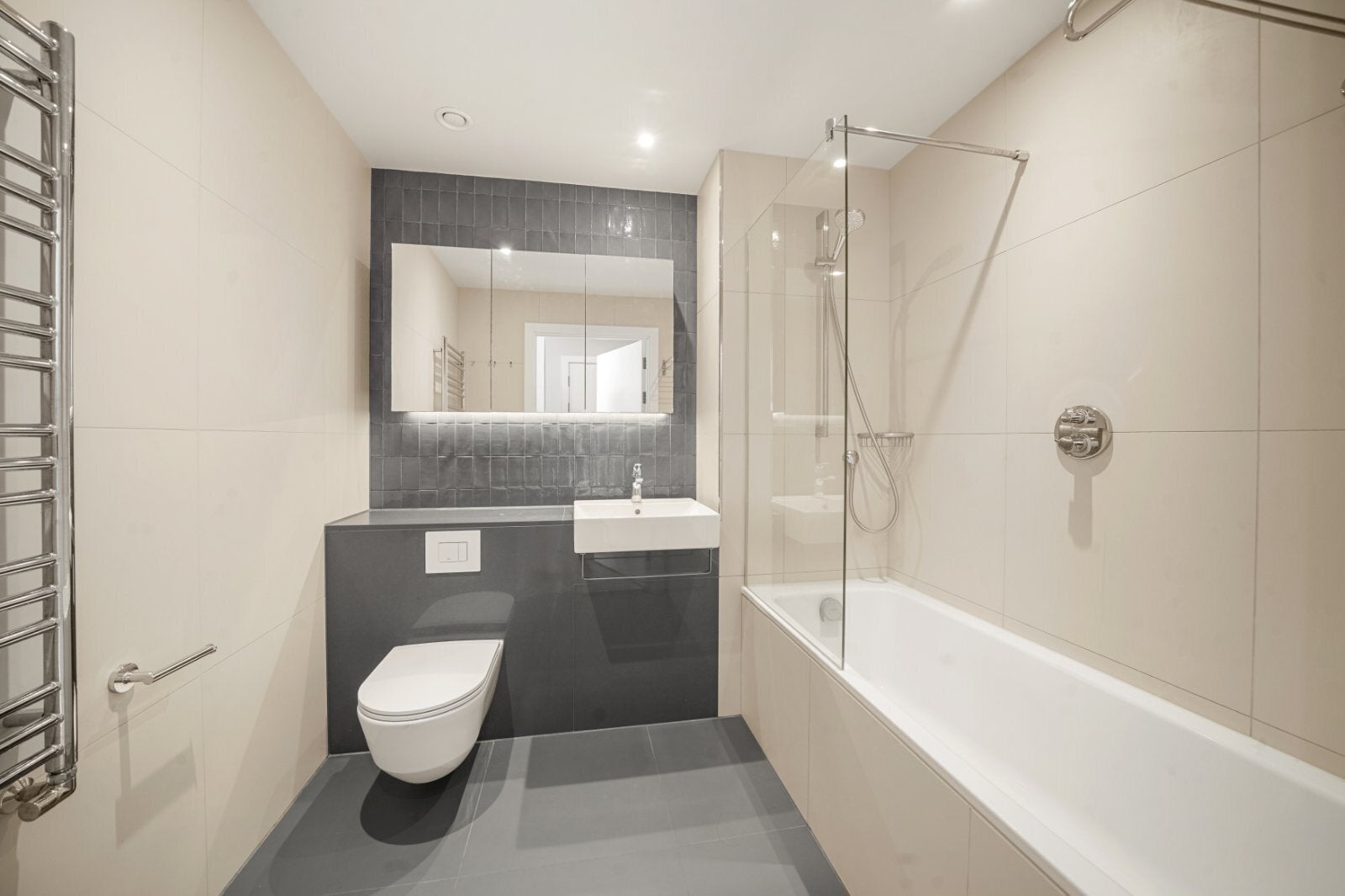 Flat Anthems Way in Greater London
