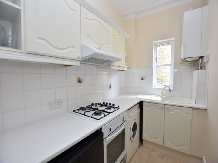 Flat Wickham Road in Greater London