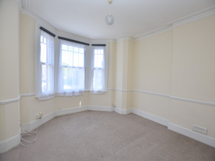 Flat Wickham Road in Greater London