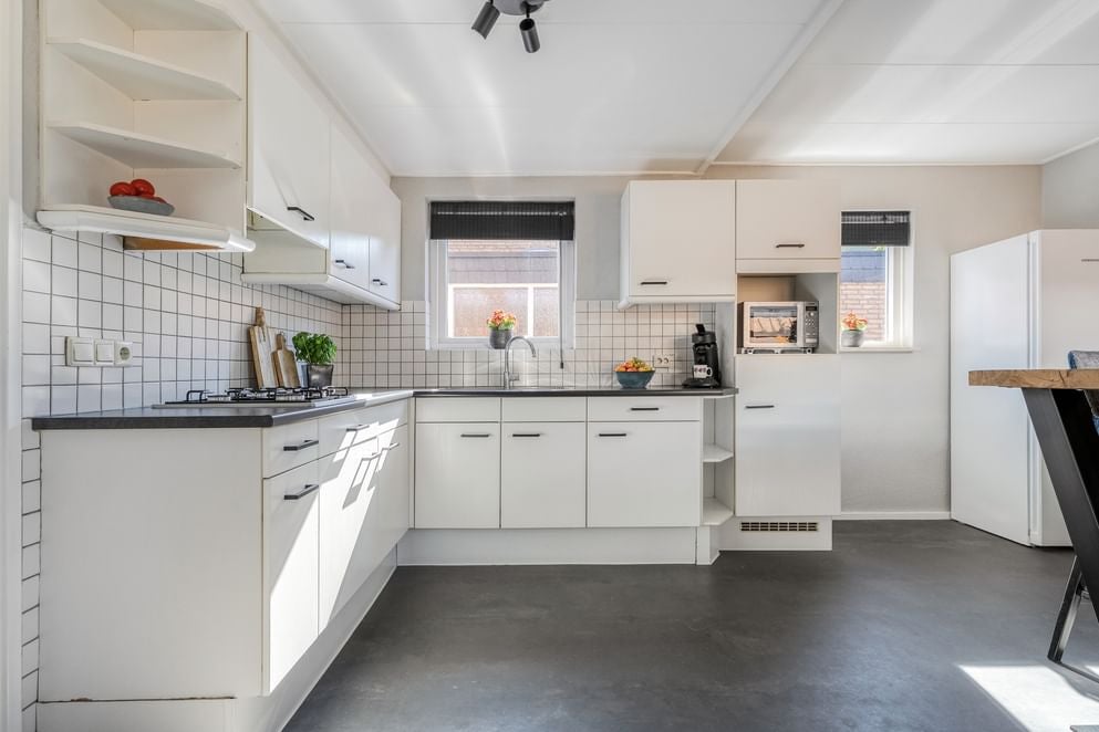 Twee-onder-één-kap te koop: Brinkstraat 5, Reutum