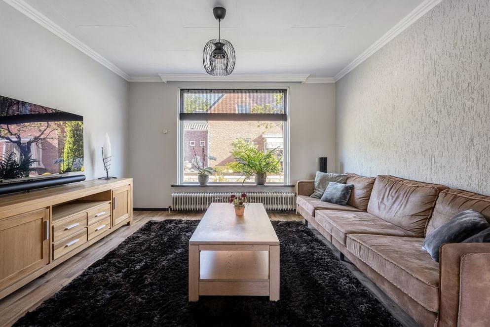 Twee-onder-één-kap te koop: Brinkstraat 5, Reutum