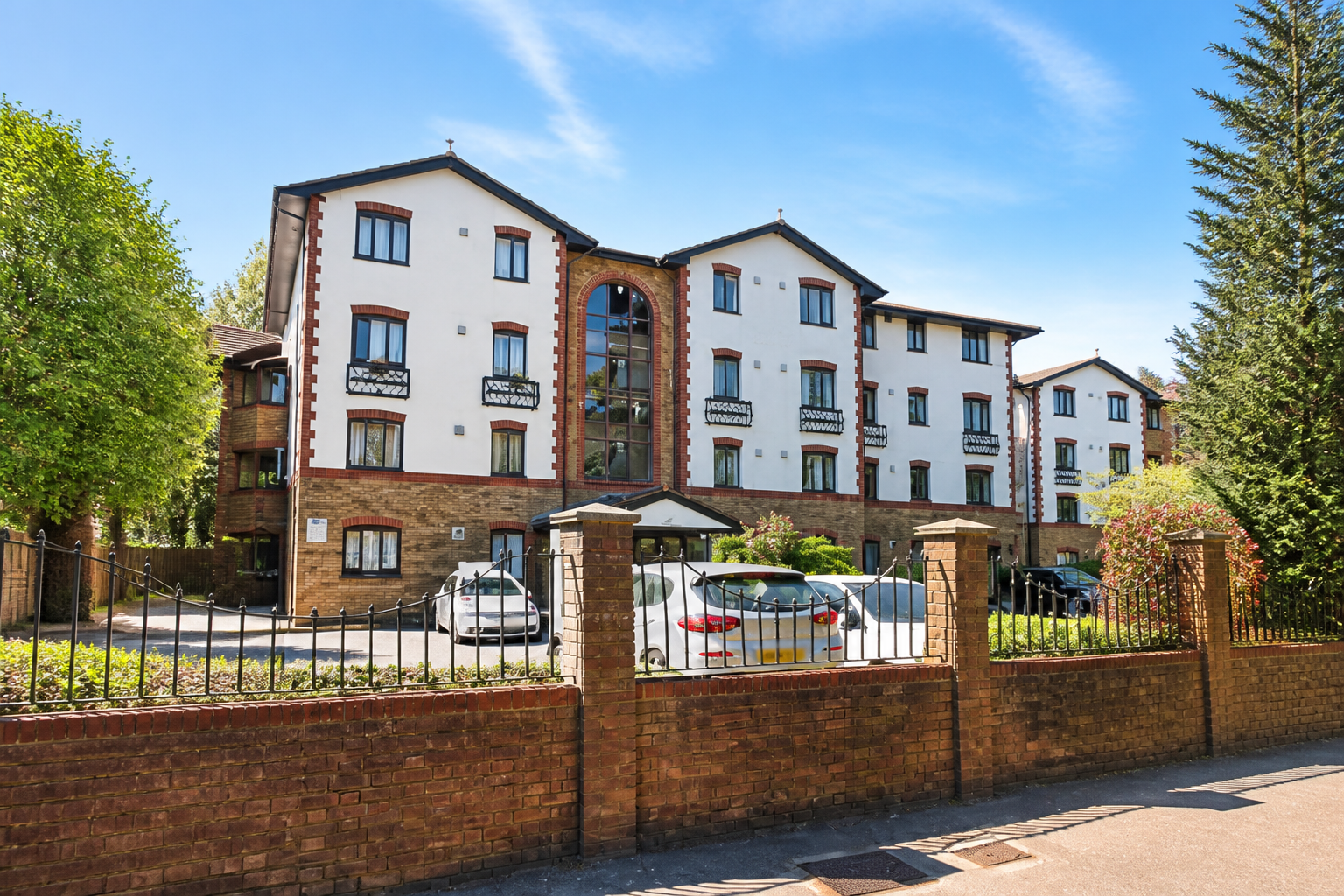 Flat Neville Close in Greater London