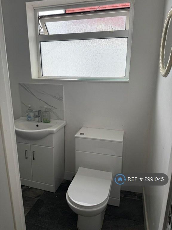 Room Willow Road in Greater London