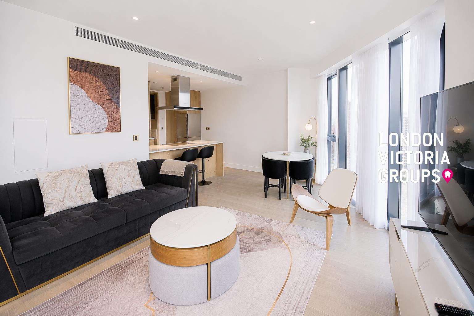Flat Nine Elms Lane in Greater London